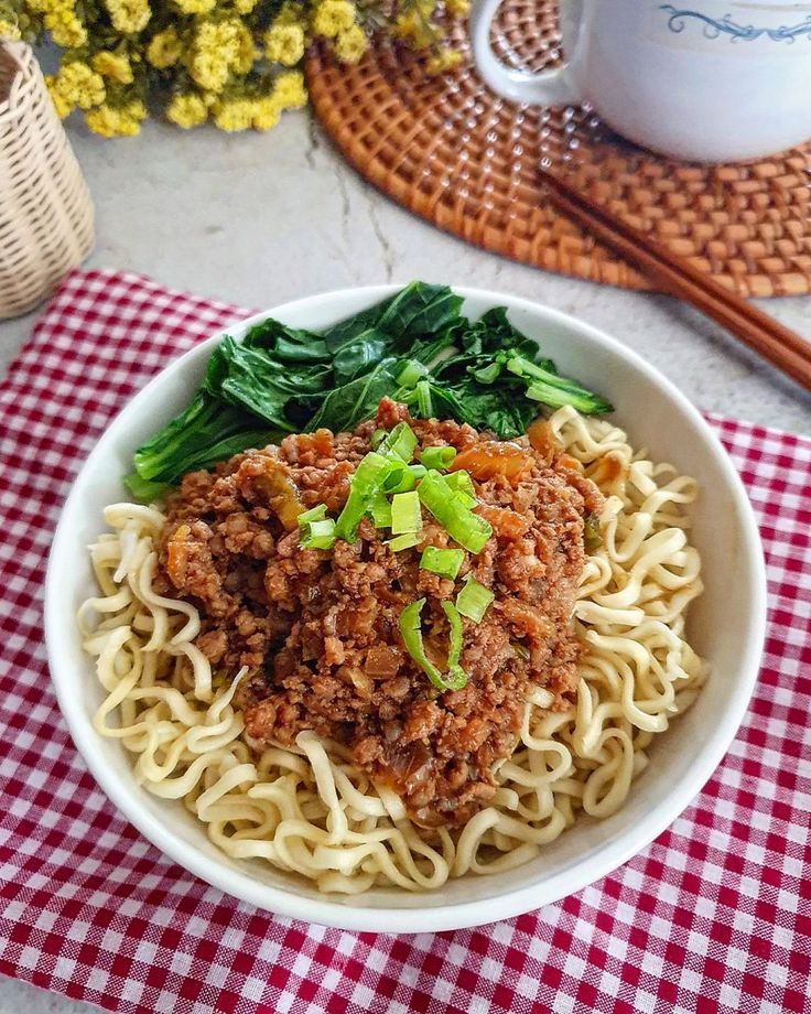 5 Kiat Sukses Usaha Mie Ayam, Modal Minim & Untung Besar!