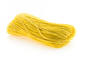 Mie Kuning Basah adalah salah satu Jenis Mie untuk Mie Ayam