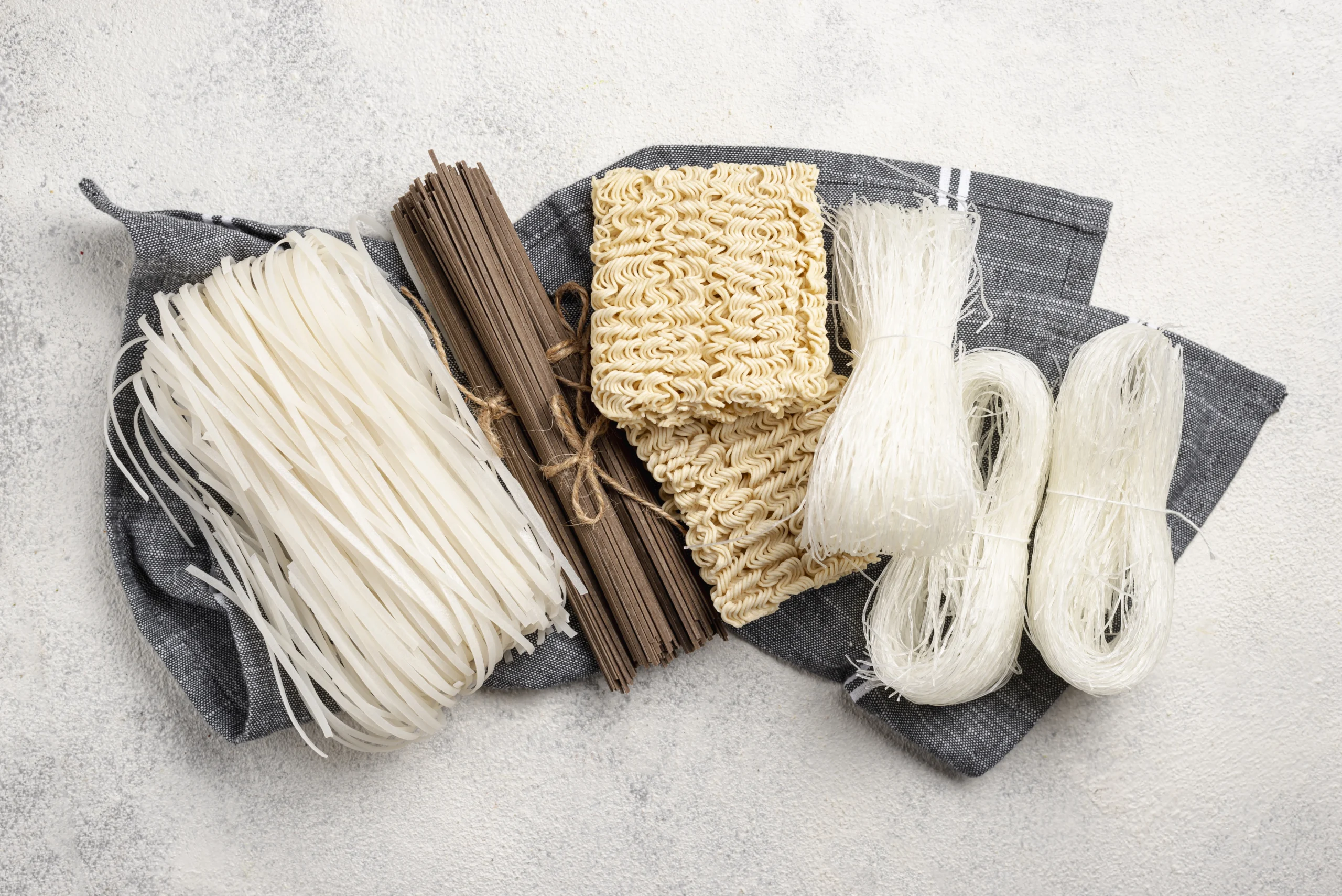 Jenis-Jenis Mie Berdasarkan Bentuk, Bahan, dan Daerah Asalnya